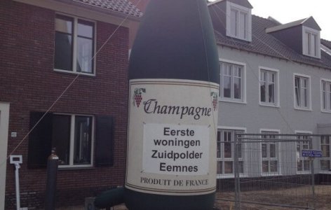champagnefles met heliumballonnen huren in de regio Utrecht.